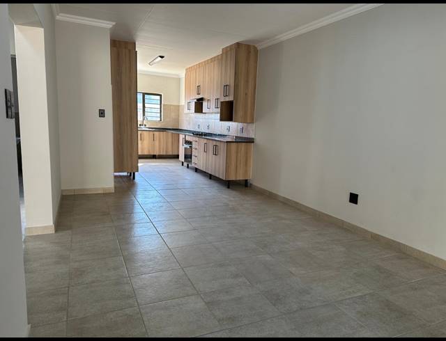 3 BEDROOM SECTIONAL TITLE FOR SALE IN WATERVAL EAST
